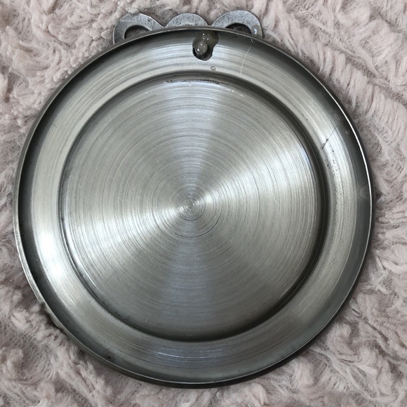 Set of 8 round metal coasters with double heart accent detail - New- never used - Picture 5 of 12